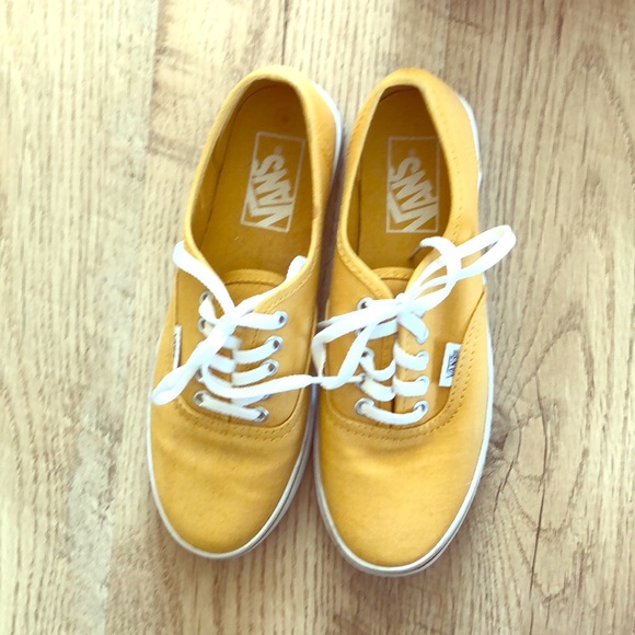 Vans Shoes - Women’s Vans size 6. Men’s size 4.5